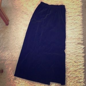 Vintage velvet maxi skirt￼